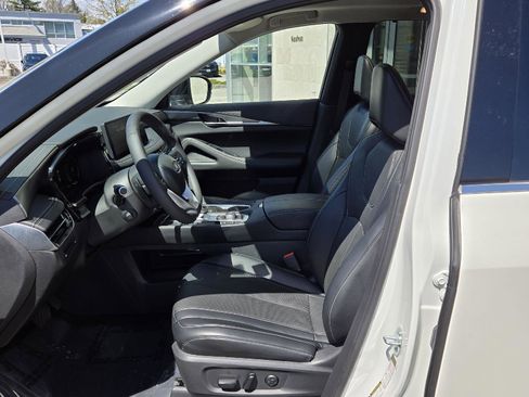 Certified 2023 INFINITI QX60 Luxe w/ Cargo Package AWD/4WD image 4