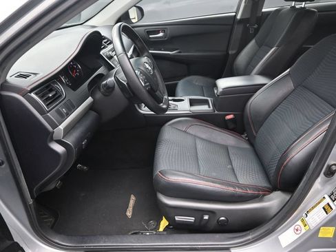 Used 2015 Toyota Camry SE FWD image 17
