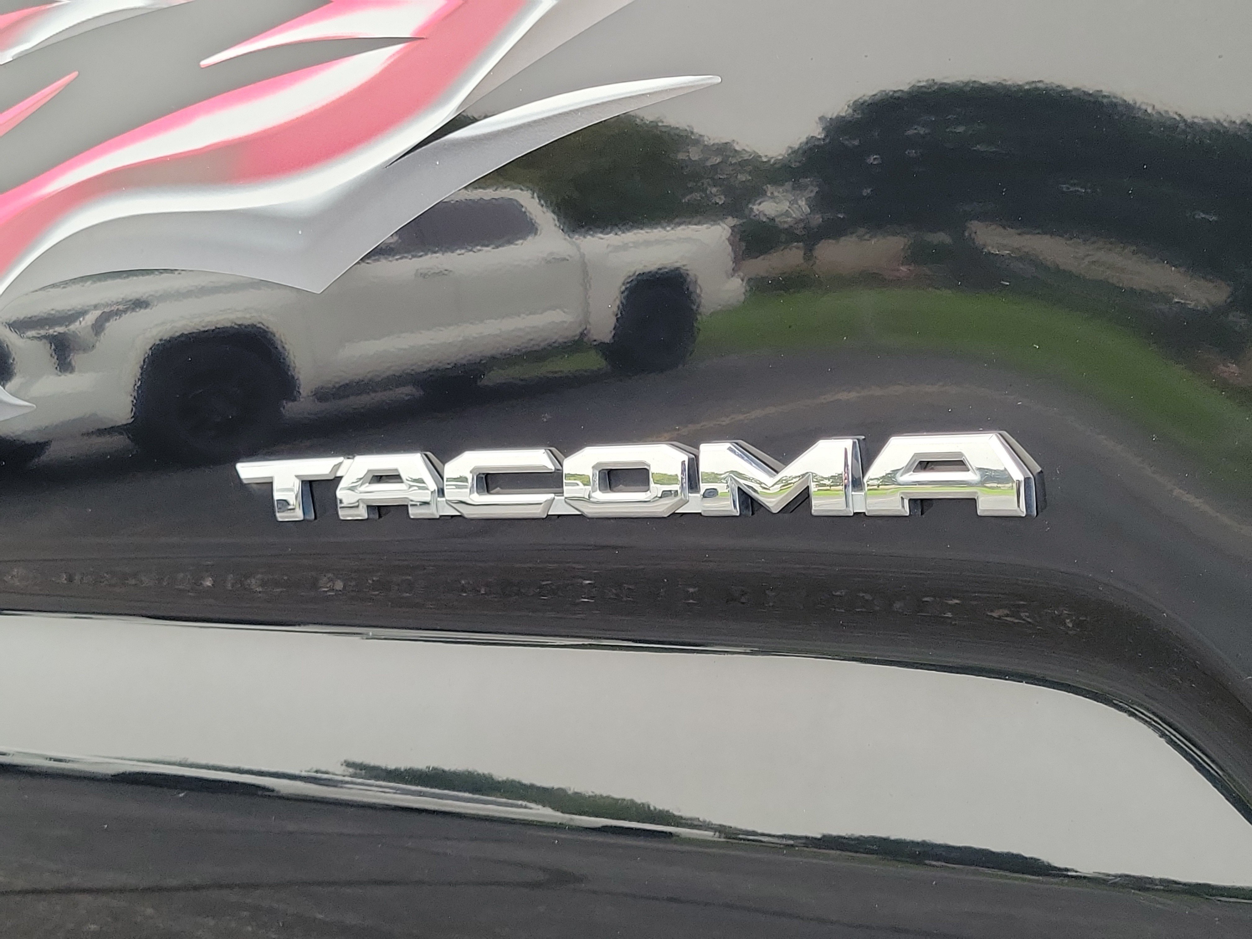 Used 2023 Toyota Tacoma TRD Sport w/ Advanced Technology Package AWD/4WD image 6