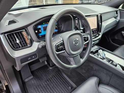 Certified 2024 Volvo XC60 T8 Ultimate w/ Protection Package Premier AWD/4WD image 19