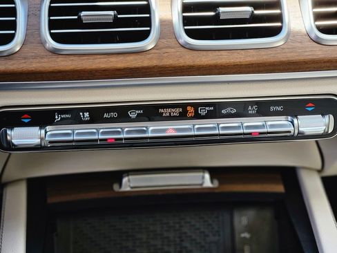 Certified 2025 Mercedes-Benz GLS 450 4MATIC image 23