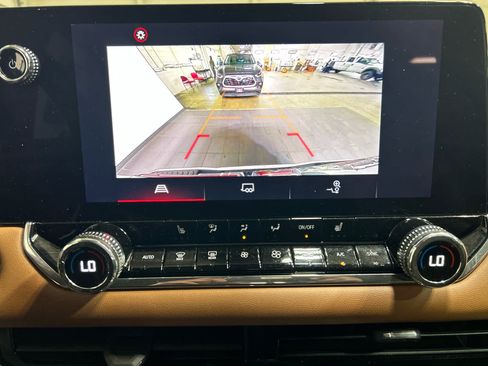 Used 2023 GMC Canyon AT4 AWD/4WD image 5