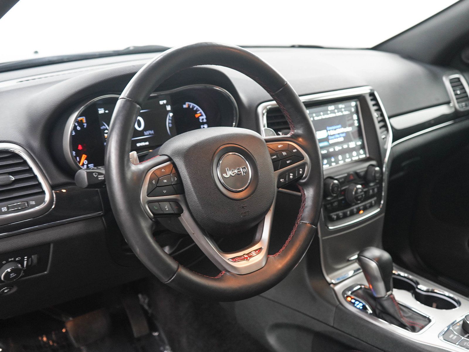 Used 2018 Jeep Grand Cherokee Trailhawk w/ Trailhawk Luxury Group AWD/4WD image 21