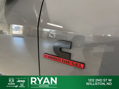 New 2026 RAM 2500 Limited AWD/4WD image 12