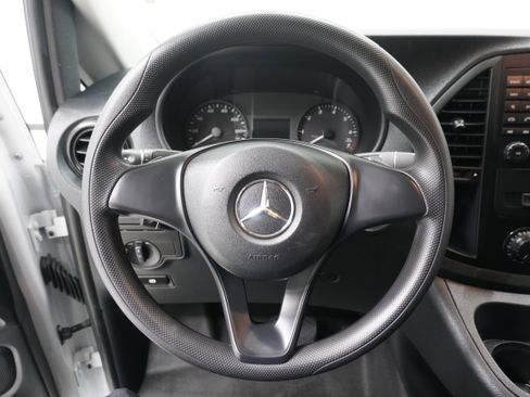 Used 2017 Mercedes-Benz Metris Worker image 12