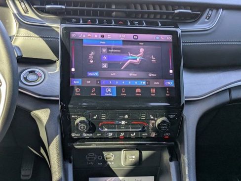 New 2025 Jeep Grand Cherokee L Limited w/ Black Appearance Package image 16