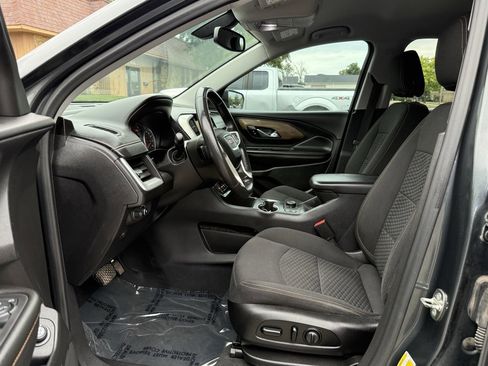 Used 2019 GMC Terrain SLE w/ Driver Convenience Package image 8