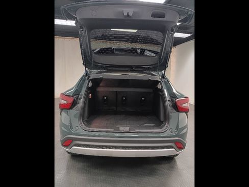 New 2026 Chevrolet Trax LT w/ Sunroof Package image 12