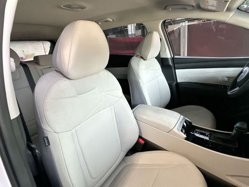 Used 2025 Hyundai Tucson SE FWD image 27