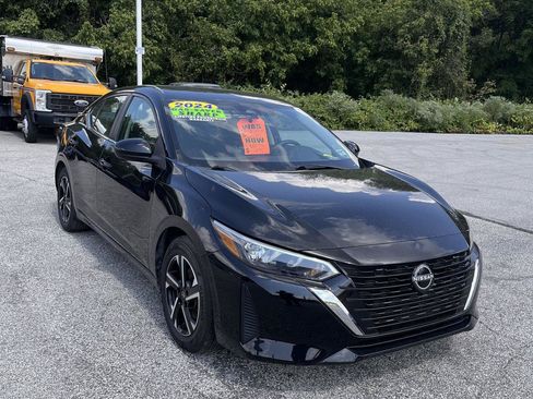 Used 2024 Nissan Sentra SV FWD image 2