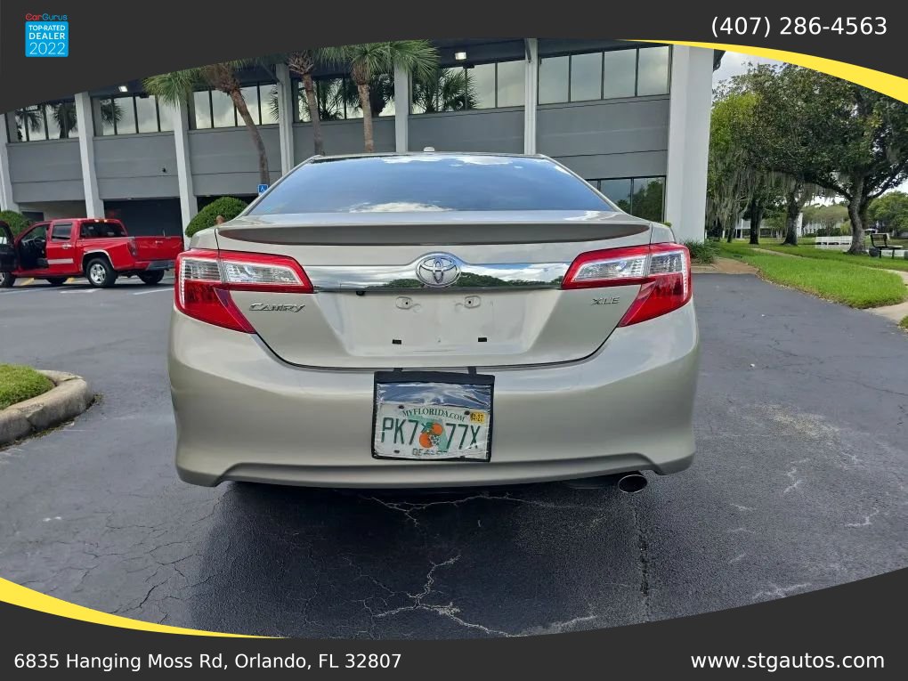 Used 2014 Toyota Camry XLE w/ Leather Package FWD image 4