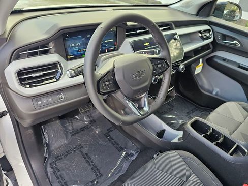 New 2027 Chevrolet Bolt LT w/ Comfort Package FWD image 19