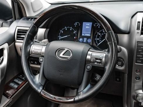 Used 2017 Lexus GX 460 image 21