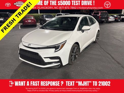 Used 2025 Toyota Corolla SE image 1