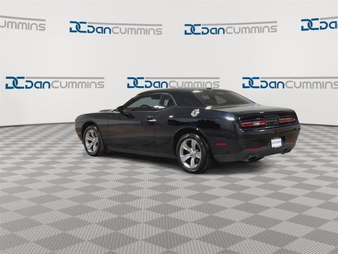 Used 2016 Dodge Challenger SXT image 6
