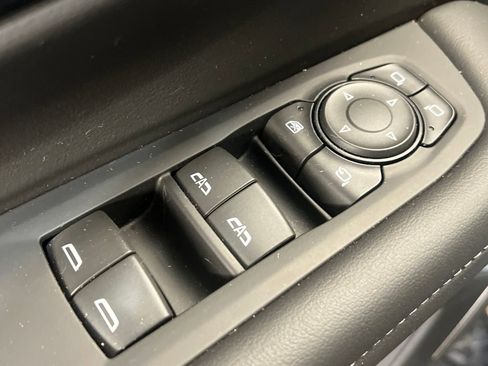 Used 2025 Chevrolet Tahoe Z71 w/ Comfort Package image 37