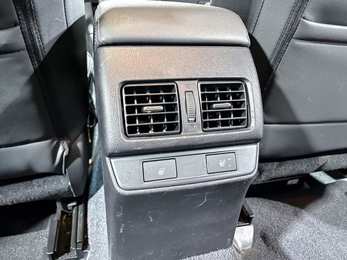 Used 2017 Subaru Outback 2.5i Limited image 32