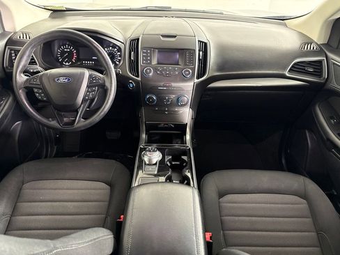 Used 2019 Ford Edge SE FWD image 17