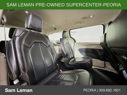 Used 2022 Chrysler Pacifica Touring-L image 27
