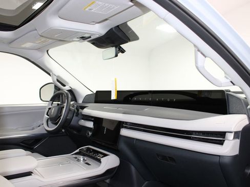 New 2026 Lincoln Navigator Reserve AWD/4WD image 31