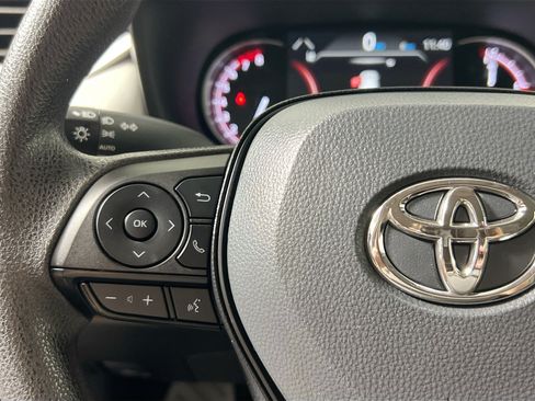 Used 2025 Toyota RAV4 XLE w/ Convenience Package FWD image 18