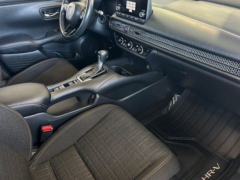 Used 2025 Honda HR-V Sport image 19