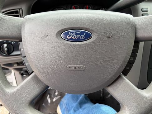 Used 2005 Ford Taurus SE FWD image 18