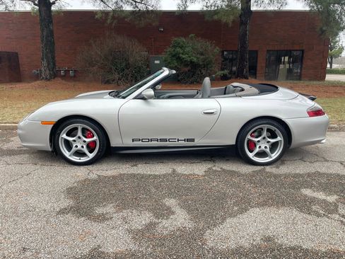Used 2002 Porsche 911 Cabriolet image 2