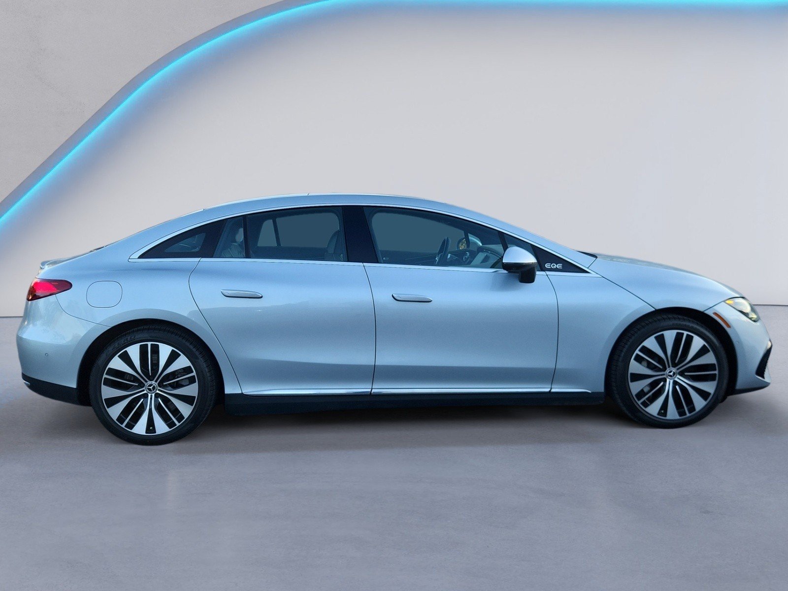 Certified 2023 Mercedes-Benz EQE 500 4MATIC Sedan image 3