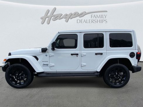 Used 2023 Jeep Wrangler Sahara w/ Cold Weather Group image 36