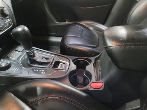 Used 2019 Jeep Cherokee Trailhawk w/ Comfort/Convenience Group image 26