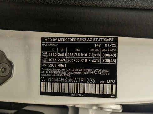 Used 2022 Mercedes-Benz GLB 250 4MATIC image 31