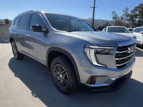 Used 2025 GMC Acadia Elevation image 2