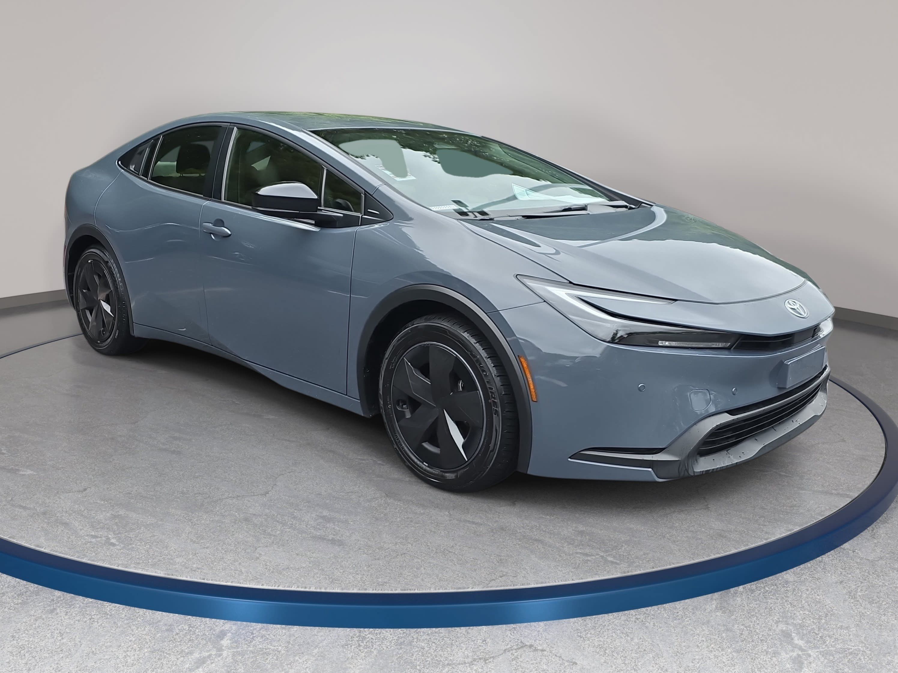 Used 2025 Toyota Prius LE FWD image 3