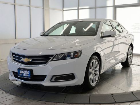 Used 2016 Chevrolet Impala LT w/ Convenience Package image 4
