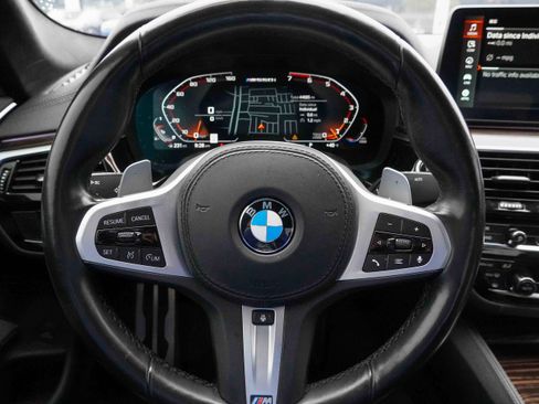 Used 2022 BMW M550i xDrive M550i xDrive w/ Executive Package image 19