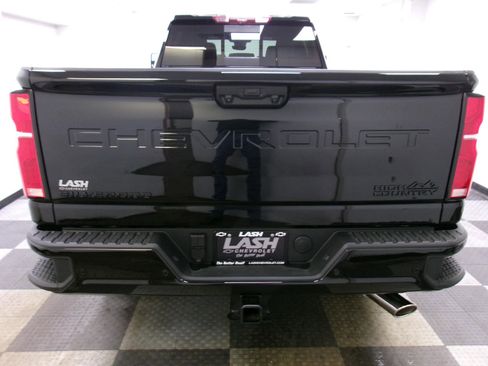 Used 2026 Chevrolet Silverado 2500 High Country w/ Midnight Edition AWD/4WD image 11