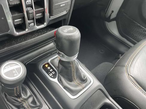 Used 2022 Jeep Wrangler Unlimited Sahara AWD/4WD image 34