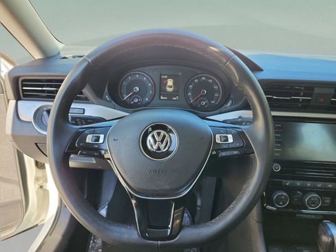 Used 2022 Volkswagen Passat 2.0T SE image 8
