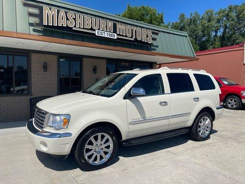 Used 2007 Chrysler Aspen Limited AWD/4WD image 2