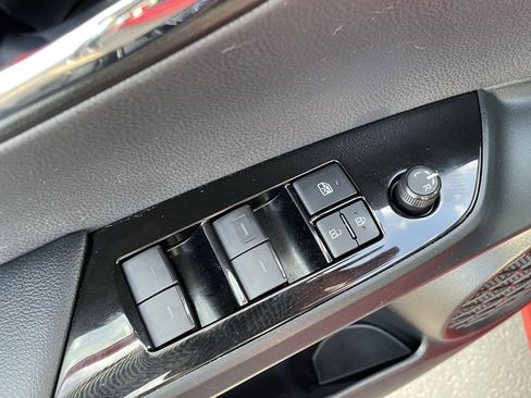 Used 2020 Toyota Prius Prime LE image 12