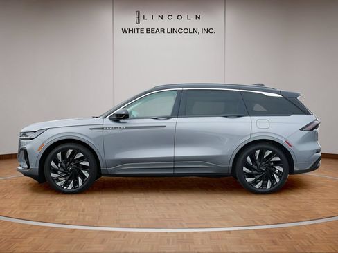 Used 2024 Lincoln Nautilus Black Label w/ Jet Appearance Package (87T) AWD/4WD image 8