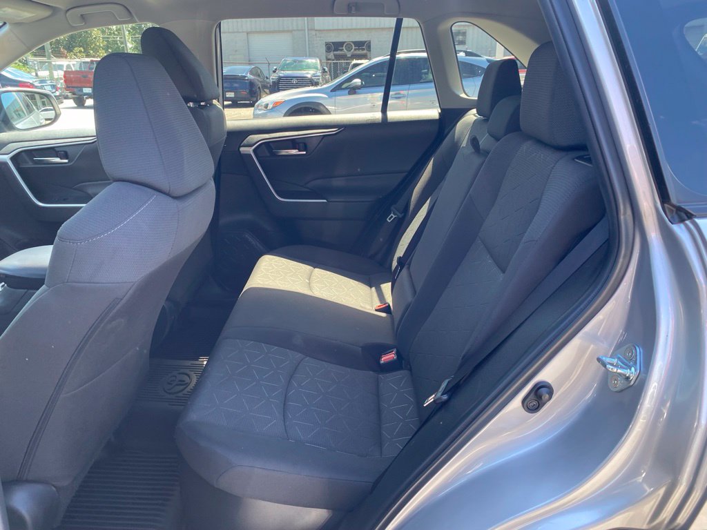Used 2022 Toyota RAV4 XLE AWD/4WD image 7