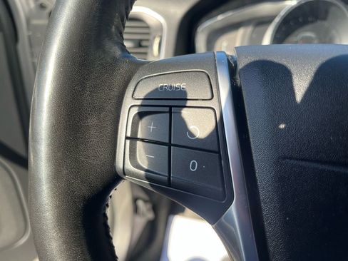 Used 2018 Volvo S60 T5 Inscription image 16