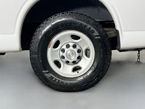 Used 2020 Chevrolet Express 3500 w/ Driver Convenience Package RWD image 28
