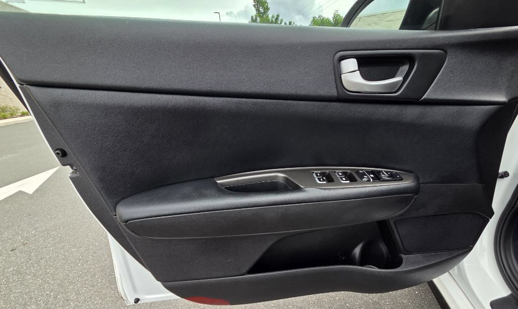 Used 2019 Kia Optima S FWD image 12