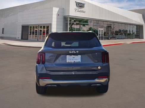 Used 2024 Kia Sorento SX image 4