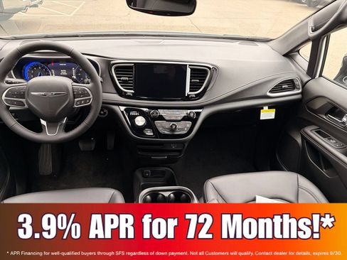 New 2026 Chrysler Pacifica Select FWD image 16