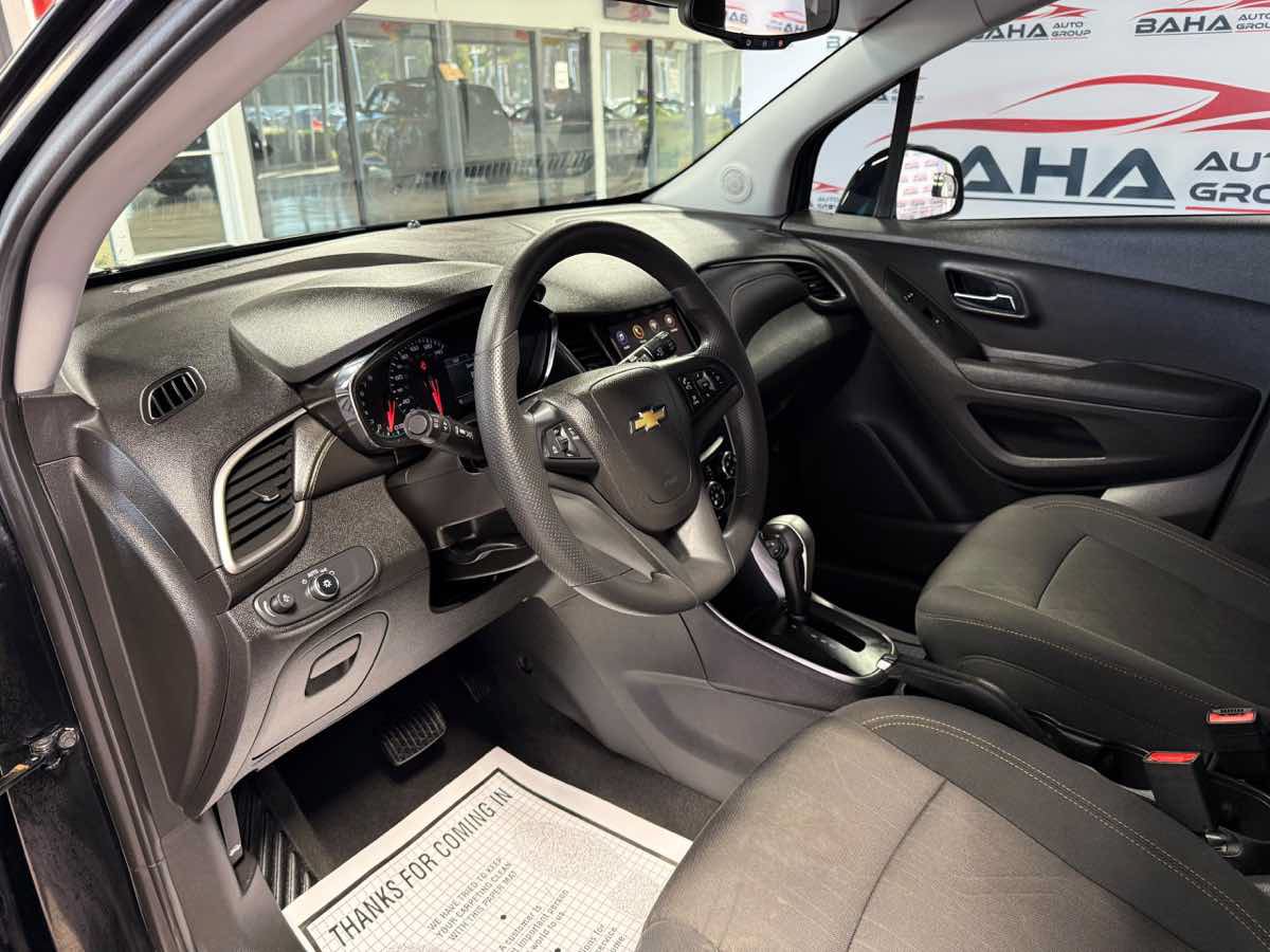 Used 2020 Chevrolet Trax LT AWD/4WD image 32