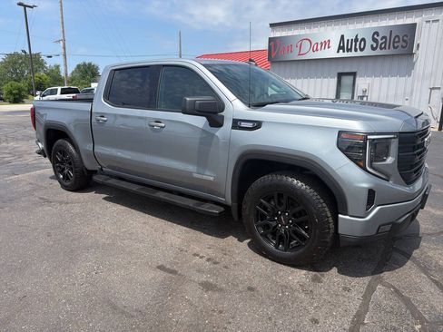 Used 2025 GMC Sierra 1500 Elevation w/ Preferred Package AWD/4WD image 3